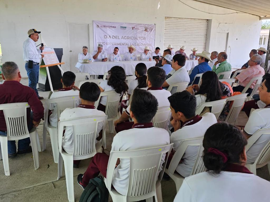 Celebran el Día del Agricultor en el campo experimental de Abasolo